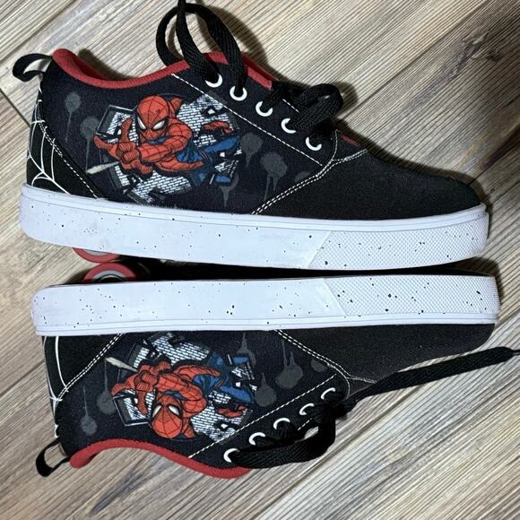 Heelys Spiderman Pro 20 shoes US size 5 Youth. Excellent, clean condition. Gift - Picture 3 of 6